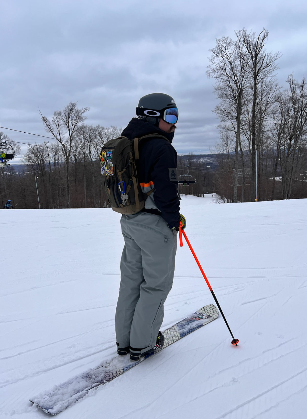 A man with NSG skiing