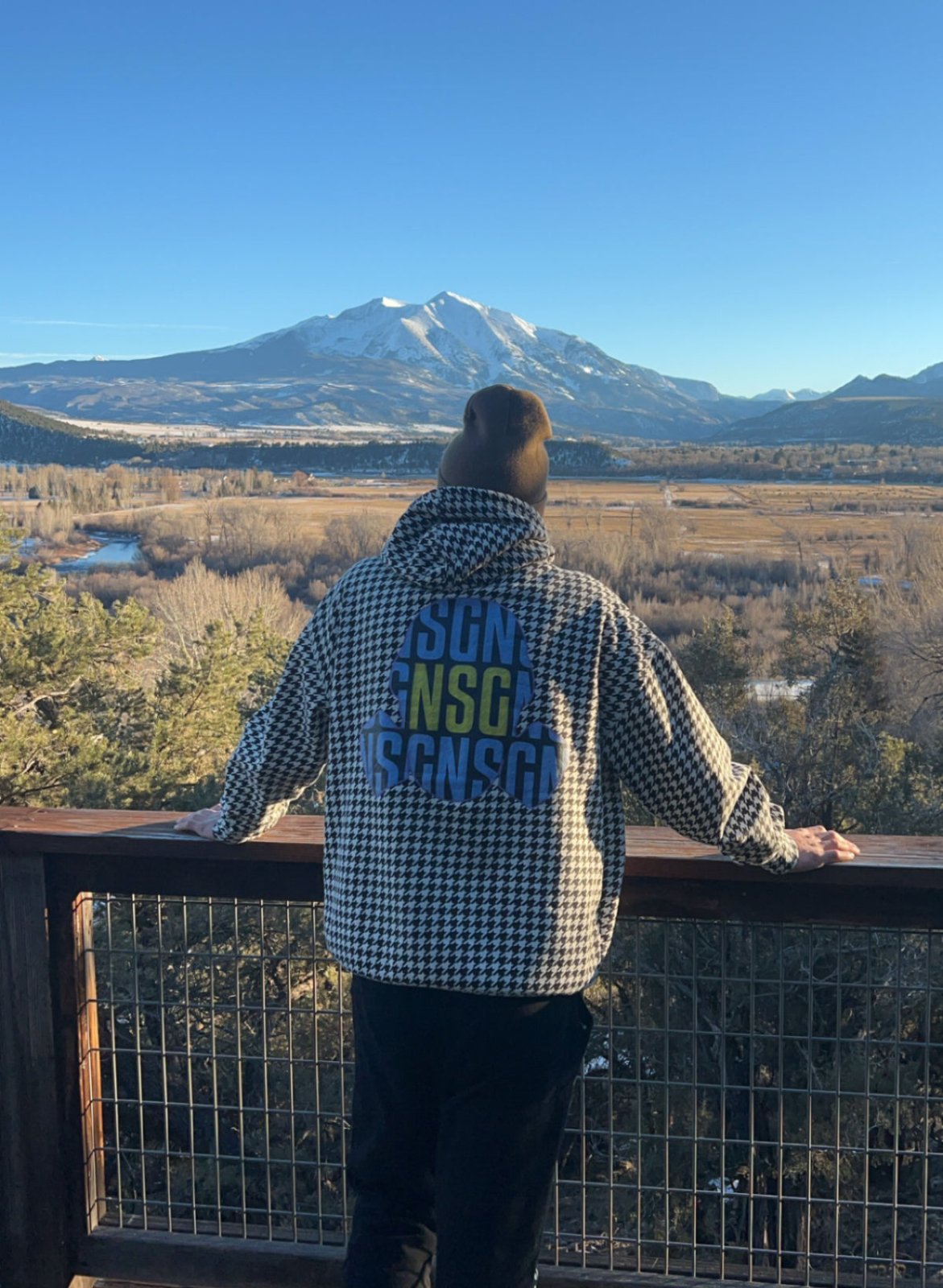 Houndstooth Hoodie - NoSurrenderGear